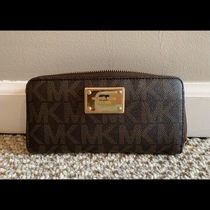 Micheal Kors Brown Zip Around Wallet